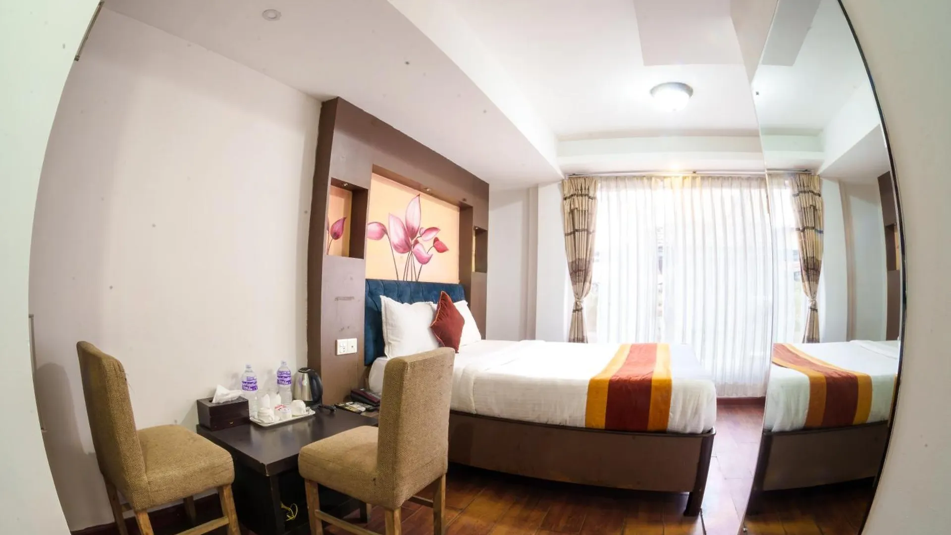 Hotel Kathmandu Square 3*,